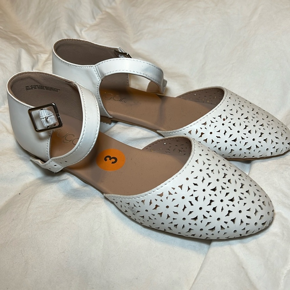 Big Kid (girls) size 3 white shoes with cute cut out detail! Brand New!